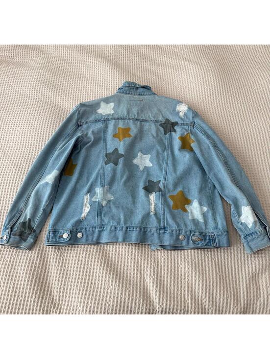 Time and Tru Jackets & Blazers - Time and Tru Light Wash Distressed Denim Jacket with Star Print  Size Large